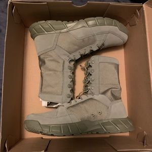 Oakley Light Assault Boot 2 NWOT